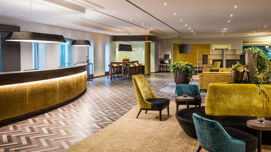 Sheraton Duesseldorf Airport Hotel Lobby