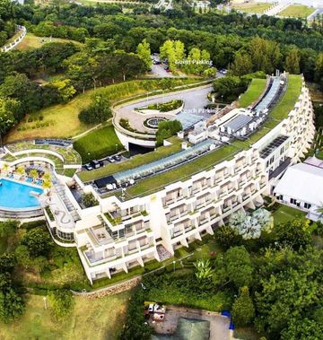 Pulse Grand Hotel