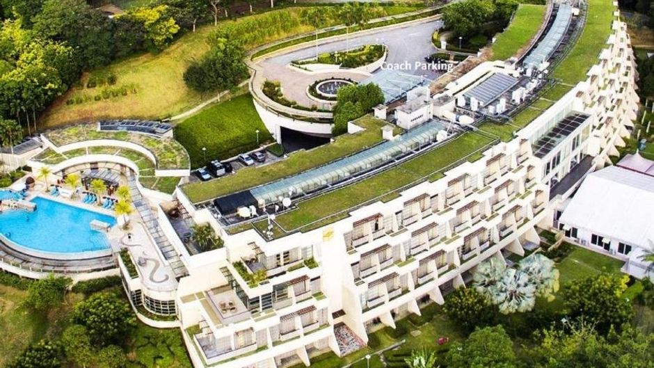 Pulse Grand Hotel Exterior