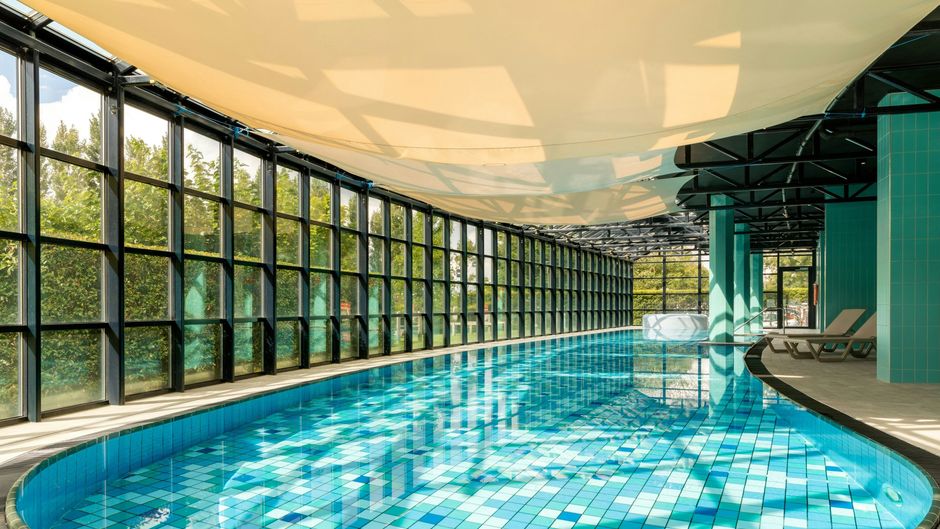 Corendon Amsterdam Schiphol Airport Pool