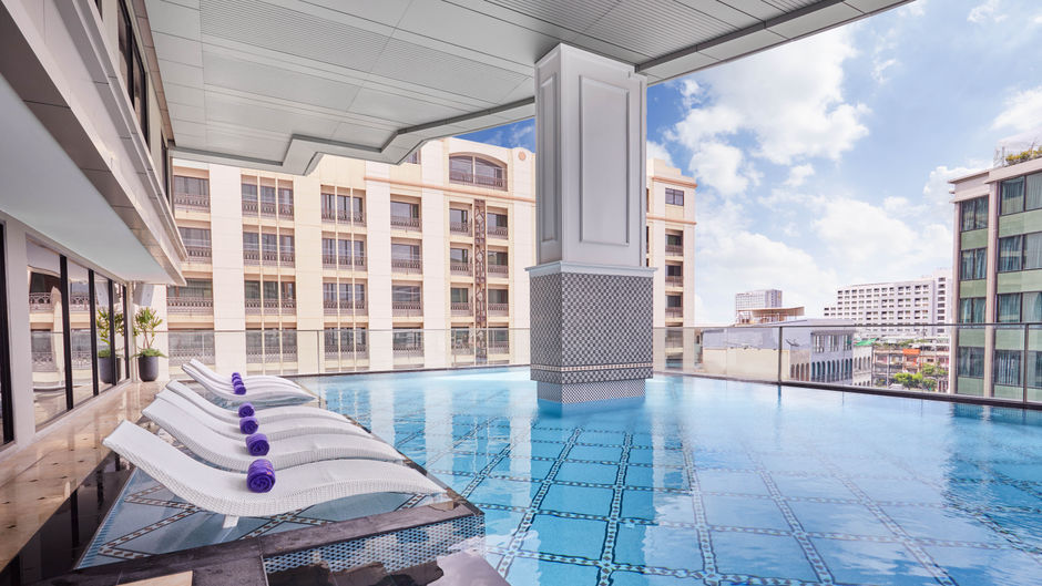 Valia Hotel Bangkok Pool