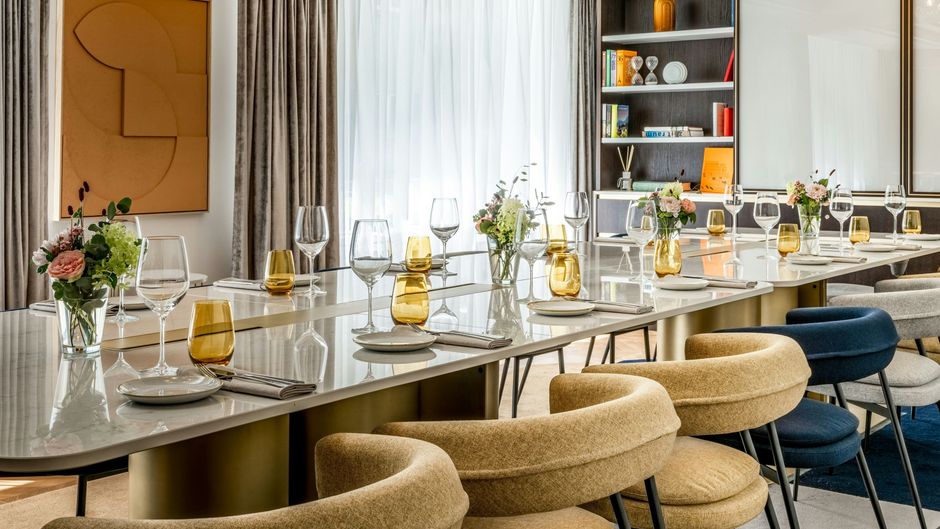 Neues Schloss Privat Hotel, Autograph Meeting