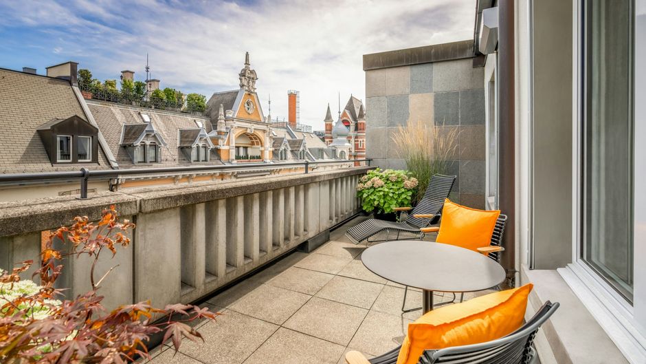 Neues Schloss Privat Hotel, Autograph Suite