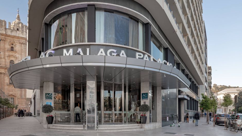 AC Malaga Palacio Exterior