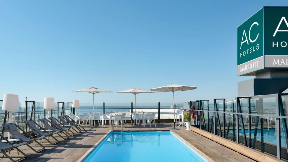 AC Alicante Hotel by Marriott Pool
