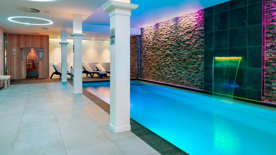 Corendon New-West, Tribute Portfolio Pool