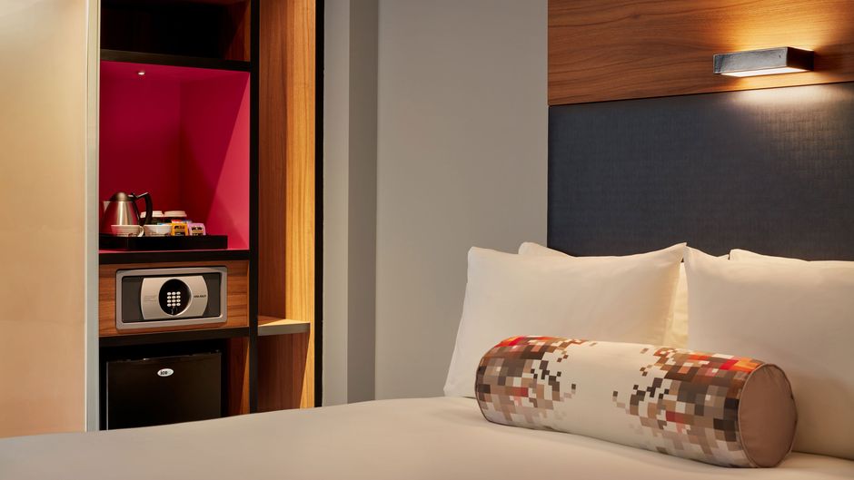 Aloft Birmingham Eastside Room
