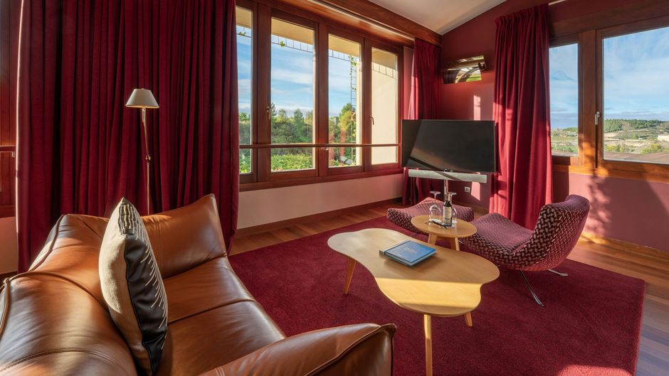 Hotel Marques de Riscal, a Luxury Coll Suite