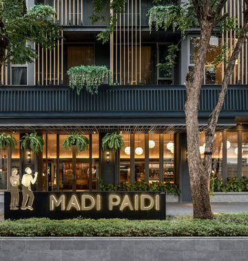 Madi Paidi Bangkok, Autograph Collection