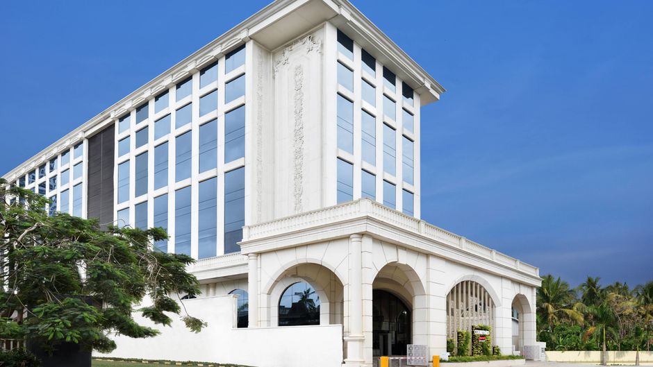 Courtyard by Marriott Bengaluru Hebbal Exterior