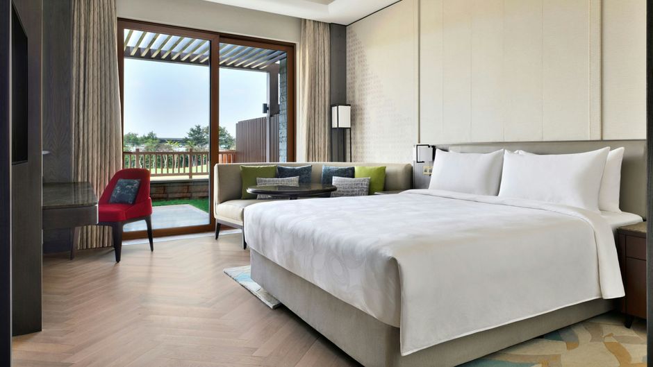 JW Marriott Bengaluru Prestige Golfshire Room