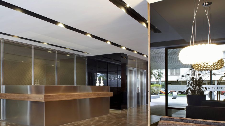 AC Victoria Suites Lobby