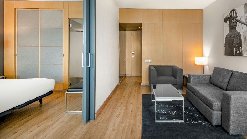AC Victoria Suites Room