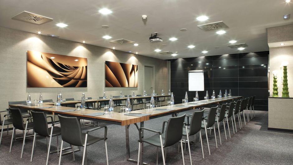 AC Victoria Suites Meeting