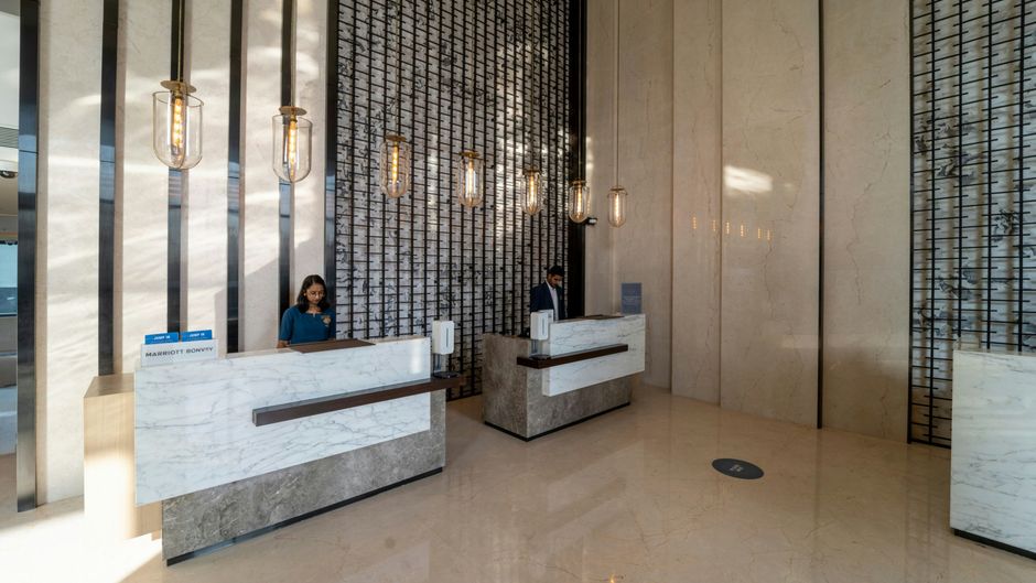 Courtyard Vadodara Lobby
