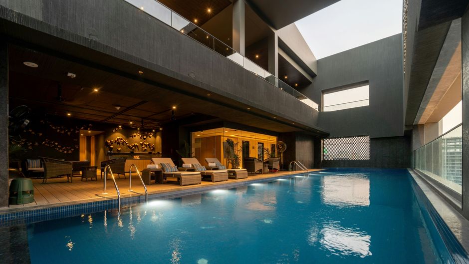 Courtyard Vadodara Pool