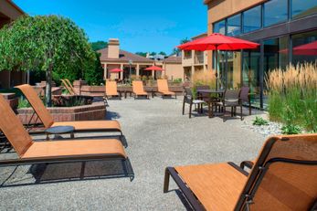 Courtyard by Marriott Detroit Warren