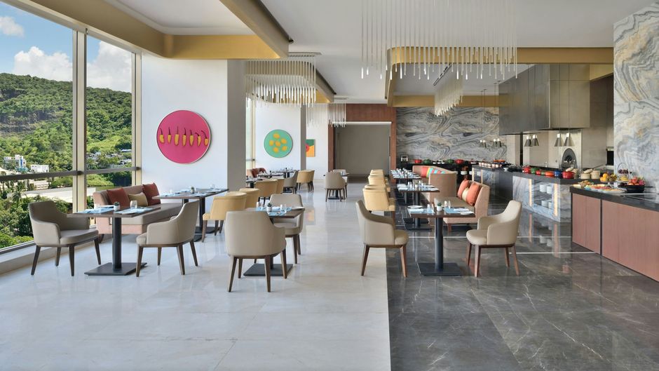 Courtyard By Marriott Navi Mumbai Restaurant
