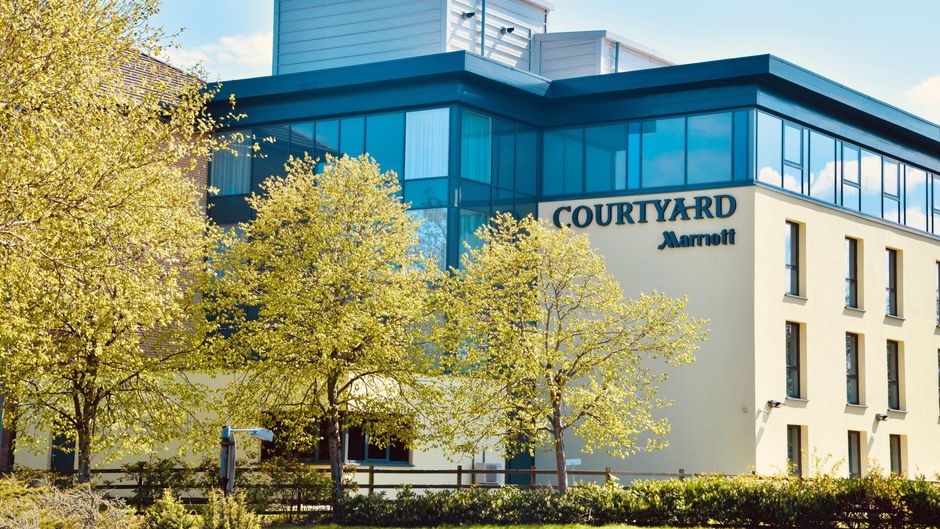 Courtyard by Marriott Glasgow Airport Exterior