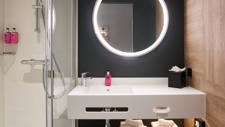 Moxy Brussels City Center Room