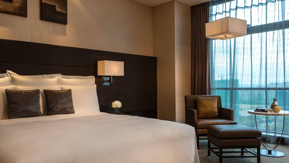 Renaissance Guiyang Hotel Room