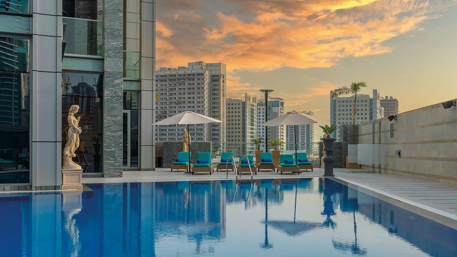 Renaissance Business Bay Dubai Pool