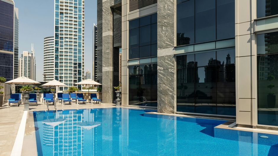 Renaissance Business Bay Dubai Pool