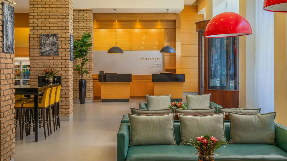 Courtyard by Marriott Budapest City Ctr Lobby