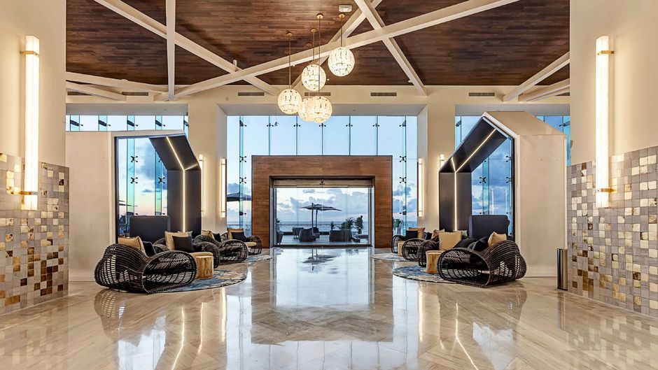 Royalton CHIC Suites Cancun-Adults Only Lobby