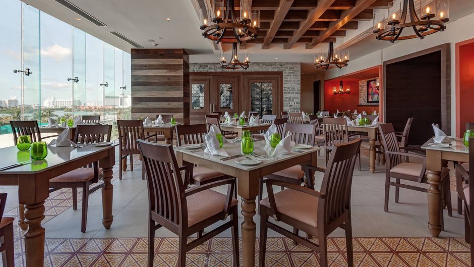 Royalton CHIC Suites Cancun-Adults Only Restaurant