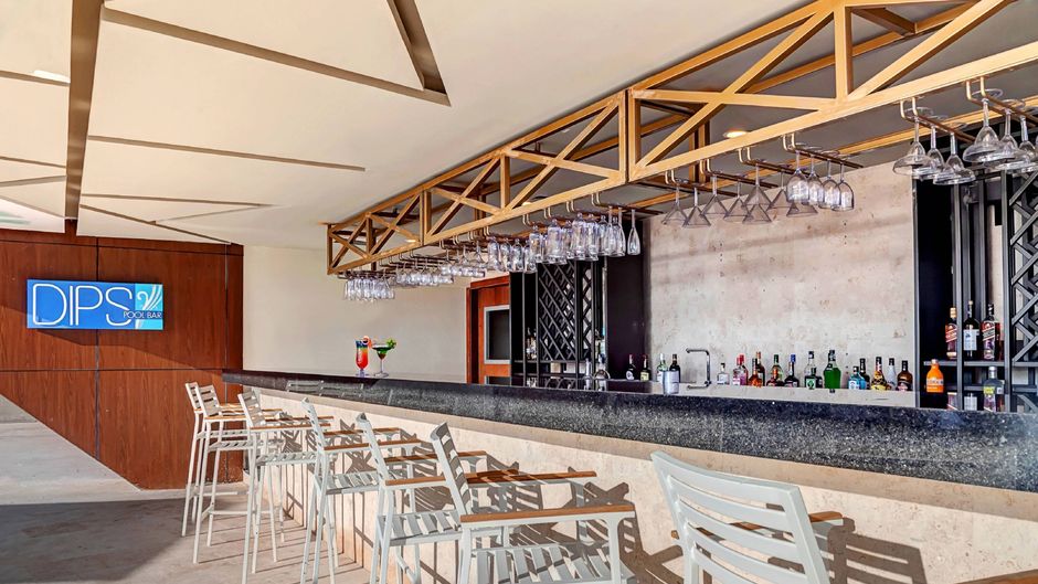 Royalton CHIC Suites Cancun-Adults Only Pool