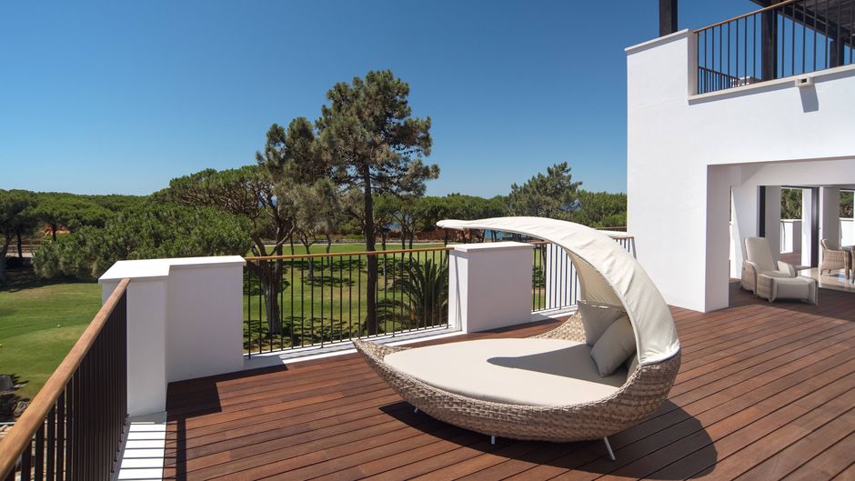 Pine Cliffs Ocean Suites, Luxury Coll Suite