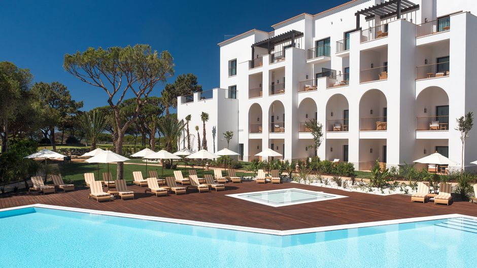 Pine Cliffs Ocean Suites, Luxury Coll Pool
