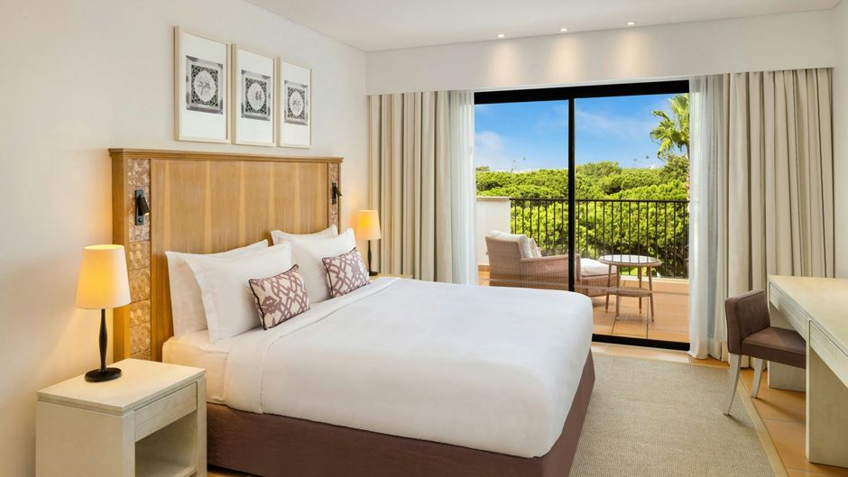 Pine Cliffs Ocean Suites, Luxury Coll Room