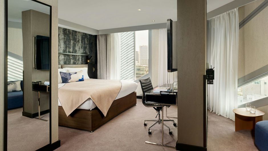 Montcalm East, Autograph Collection Suite