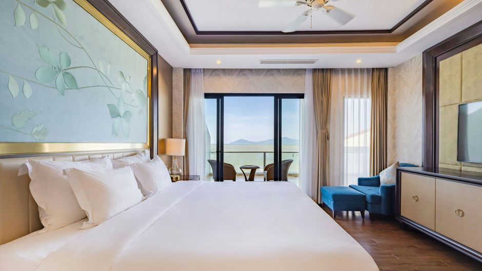 Renaissance Hoi An Resort & Spa Suite