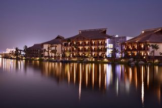 Lapita, Dubai Parks & Resorts, Autograph