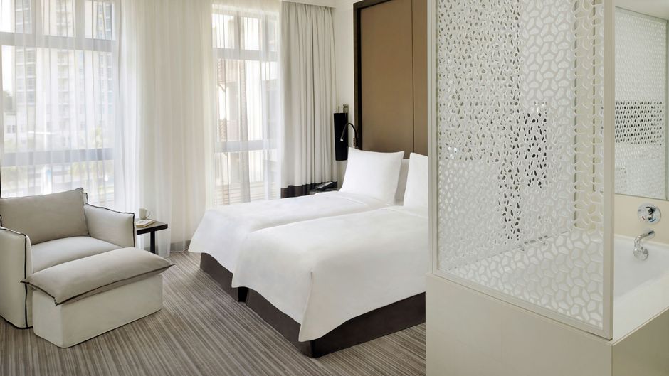 Hotel Boulevard, Autograph Collection Pool