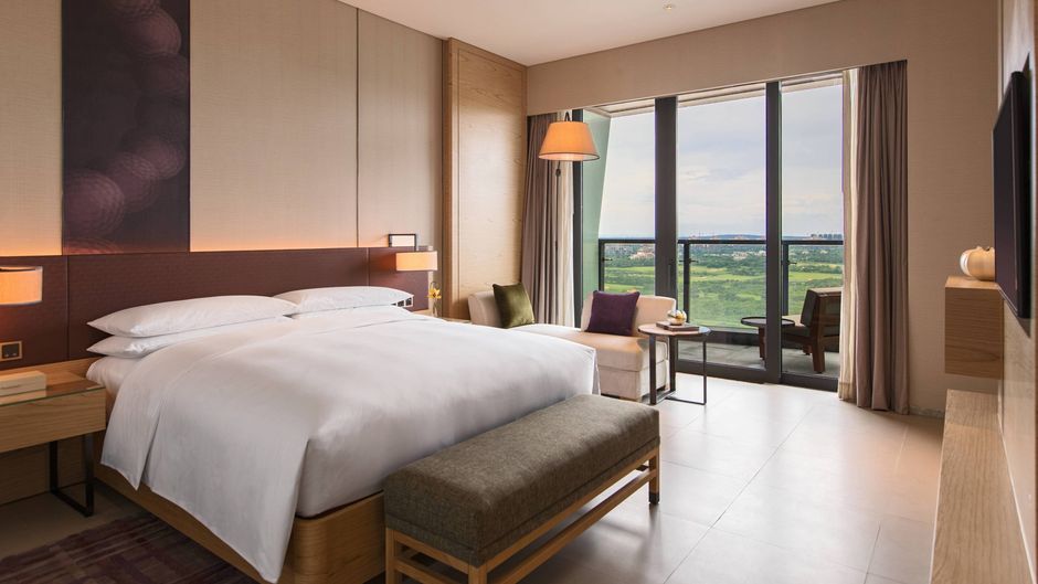 Renaissance Haikou Hotel Room