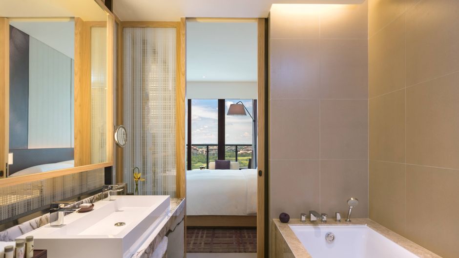 Renaissance Haikou Hotel Room