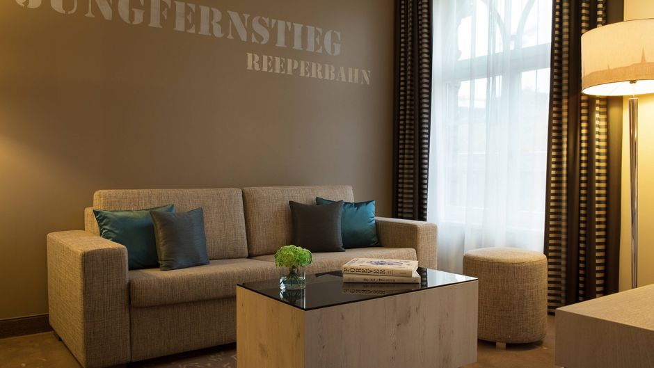 Renaissance Hamburg Hotel Suite