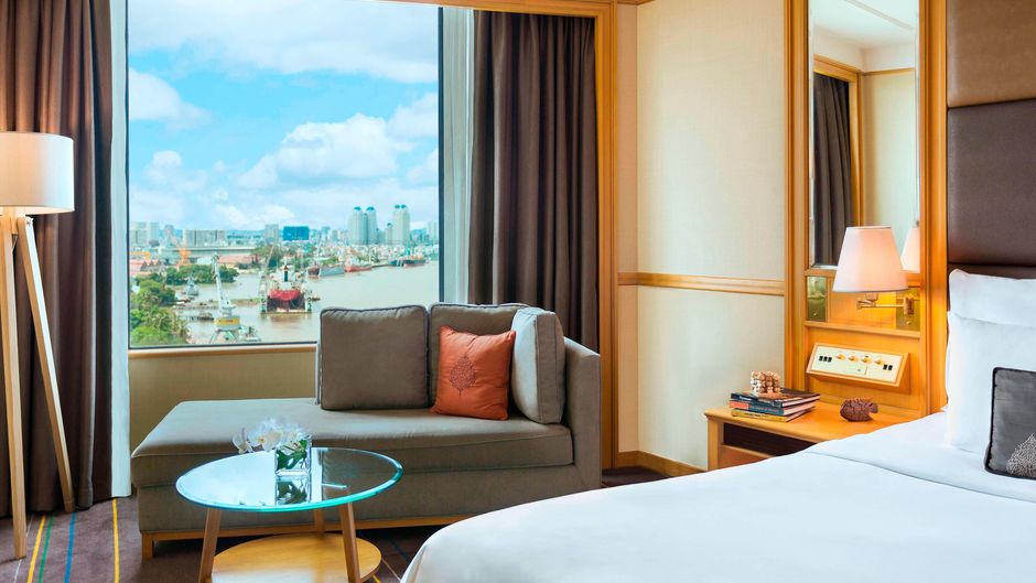 Renaissance Riverside Hotel Saigon Suite