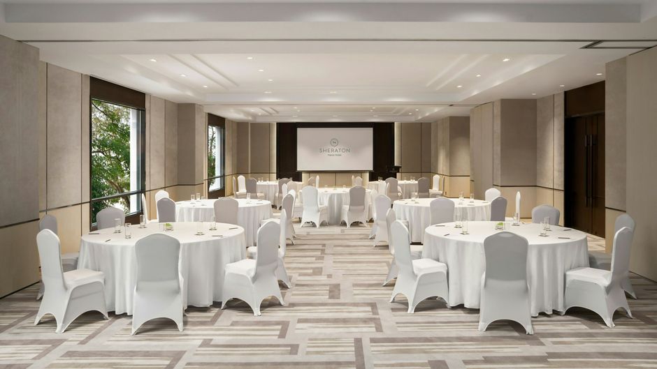 Sheraton Hanoi Hotel Meeting