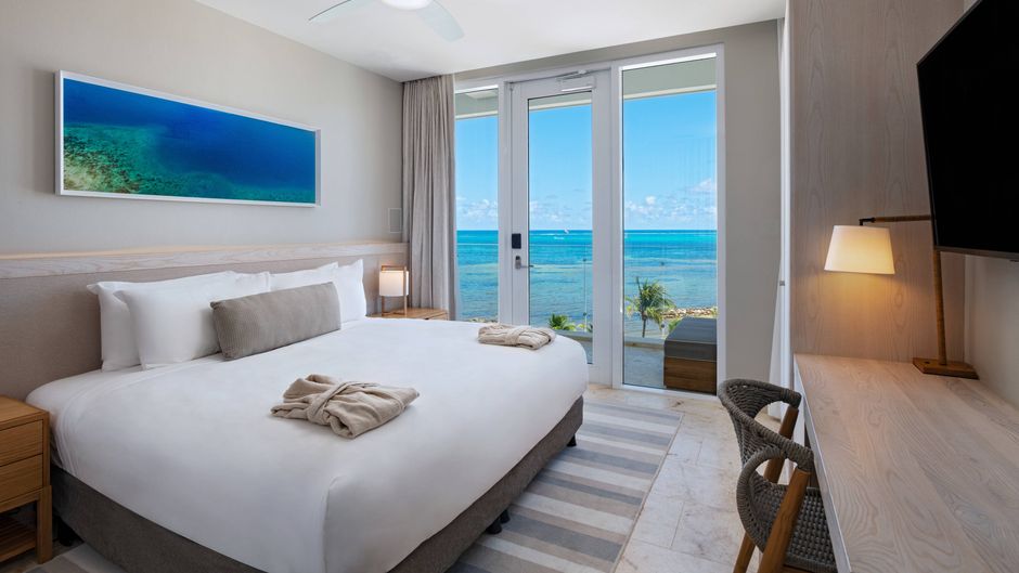 Alaia Belize, Autograph Collection Suite