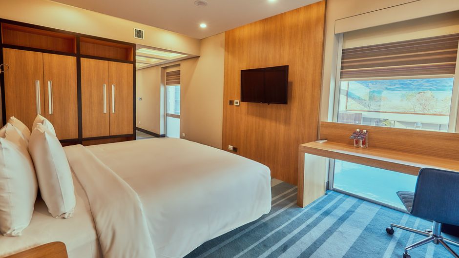 Aloft New Delhi Aerocity Room
