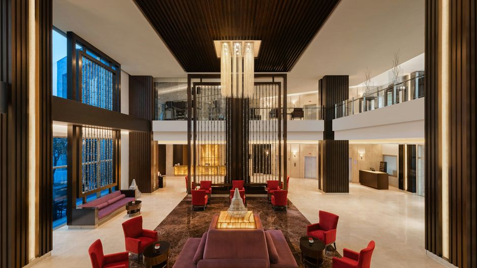 Courtyard by Marriott Gurugram Downtown Lobby