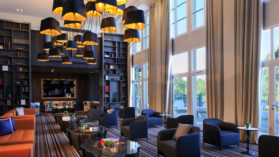 Renaissance Paris Hippodrome de St Cloud Lobby