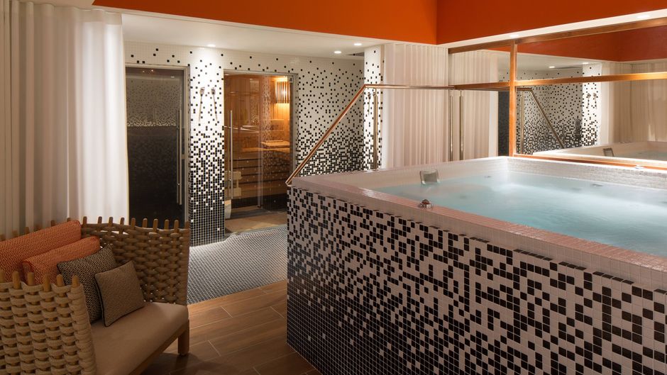 Renaissance Paris Republique Hotel Spa