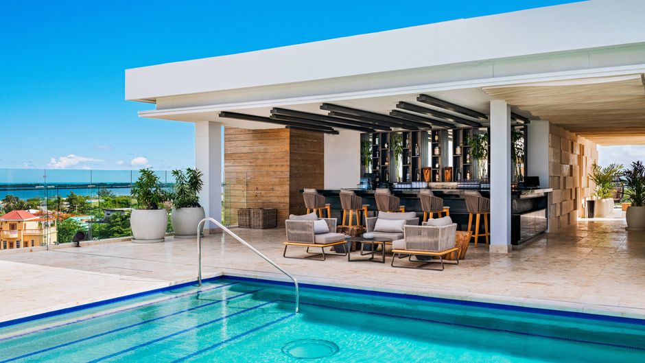 Alaia Belize, Autograph Collection Pool