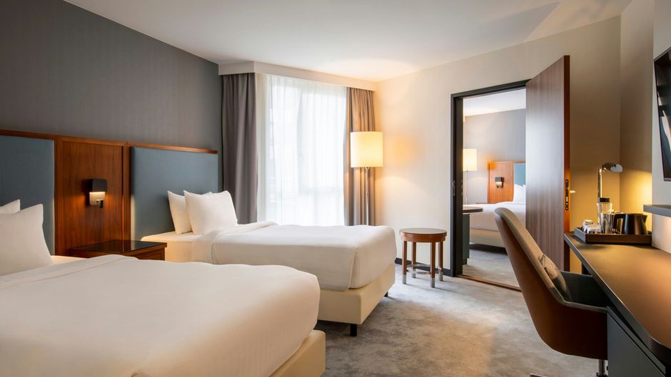 Courtyard Paris Arcueil Room